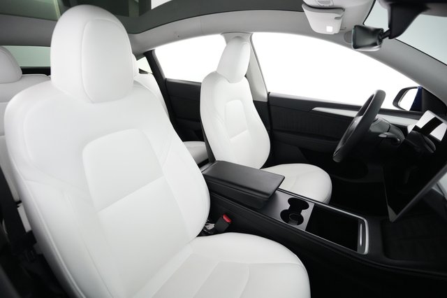 2024 Tesla Model Y — photo 18 of 26