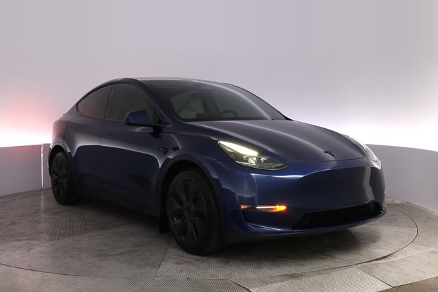 2024 Tesla Model Y — photo 10 of 26