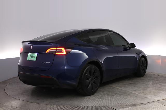 2024 Tesla Model Y — photo 2 of 26