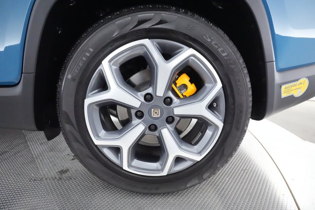 2022 Rivian R1T — photo 15 of 28