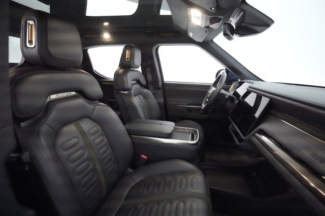 2022 Rivian R1T — photo 21 of 28