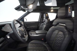2022 Rivian R1T — photo 19 of 28