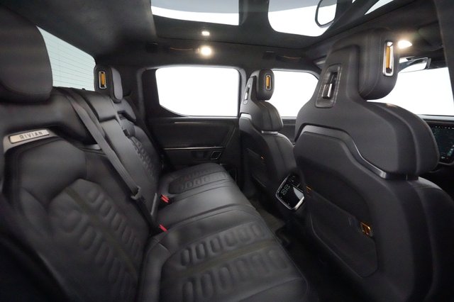 2022 Rivian R1T — photo 22 of 28