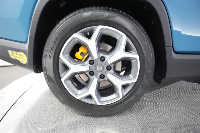2022 Rivian R1T — photo 17 of 28