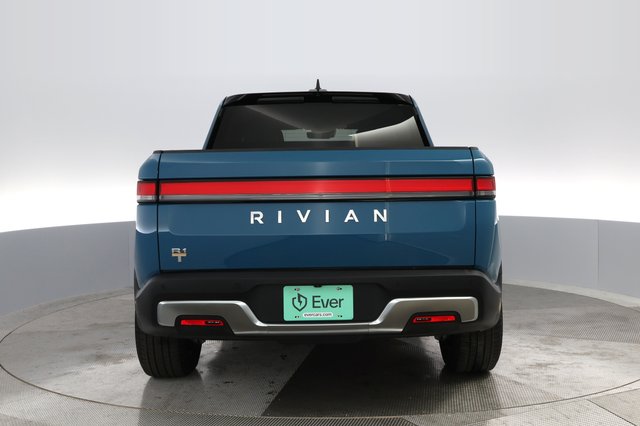 2022 Rivian R1T — photo 11 of 28