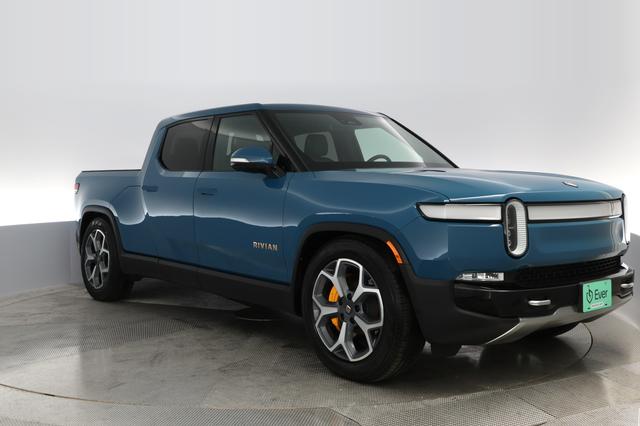 2022 Rivian R1T — photo 8 of 28