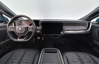 2022 Rivian R1T — photo 18 of 28