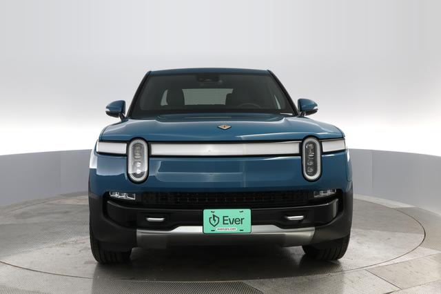 2022 Rivian R1T — photo 7 of 28