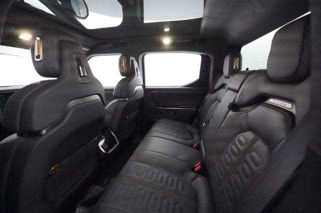2022 Rivian R1T — photo 20 of 28
