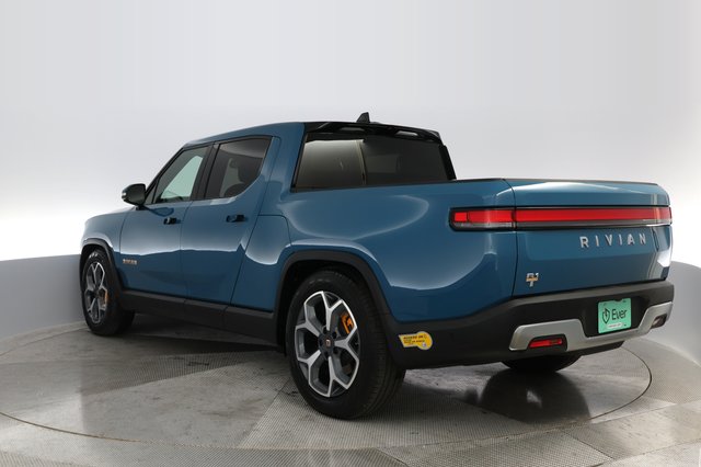 2022 Rivian R1T — photo 12 of 28