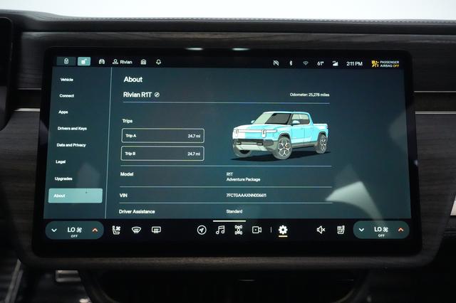 2022 Rivian R1T — photo 5 of 28
