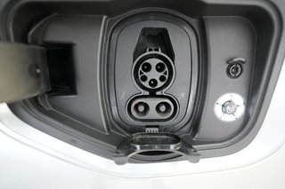 2023 Ford F-150 Lightning — photo 8 of 23