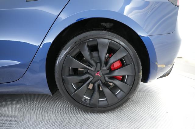 2024 Tesla Model 3 — photo 7 of 25