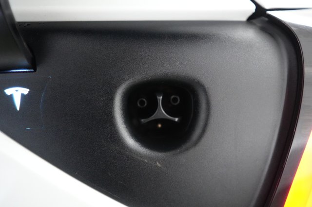 2021 Tesla Model Y — photo 8 of 22