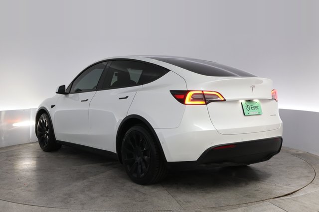 2021 Tesla Model Y — photo 13 of 22