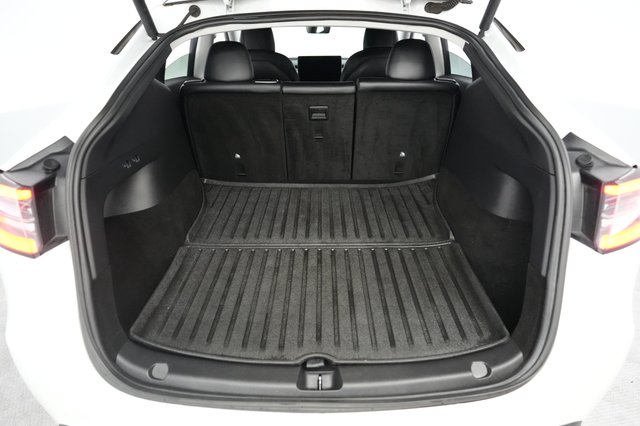 2021 Tesla Model Y — photo 6 of 22