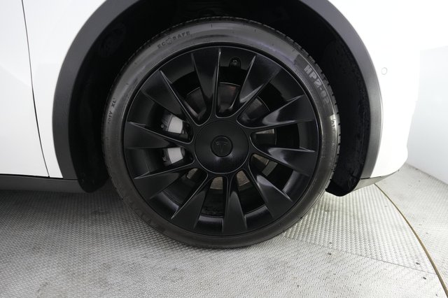 2021 Tesla Model Y — photo 16 of 22