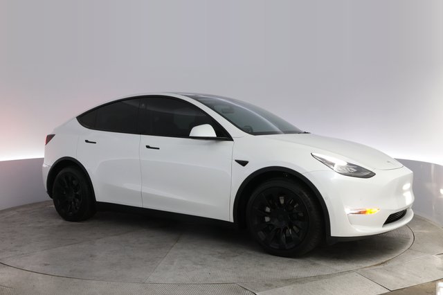 2021 Tesla Model Y — photo 11 of 22