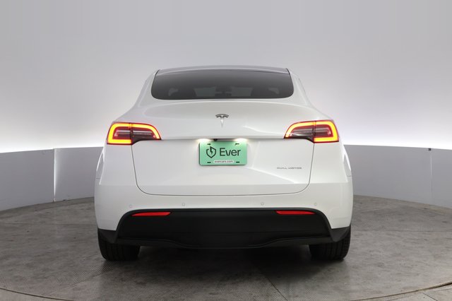 2021 Tesla Model Y — photo 12 of 22