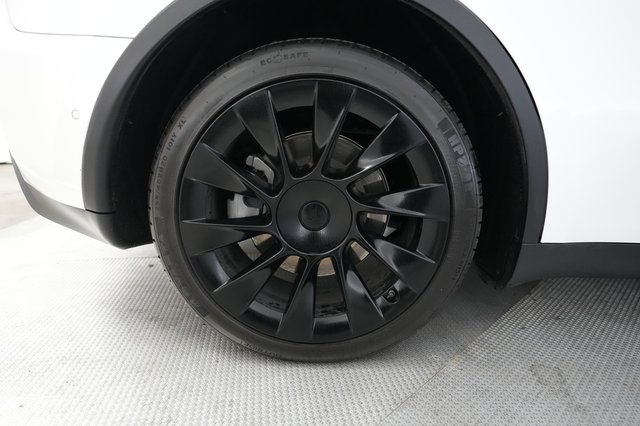 2021 Tesla Model Y — photo 17 of 22