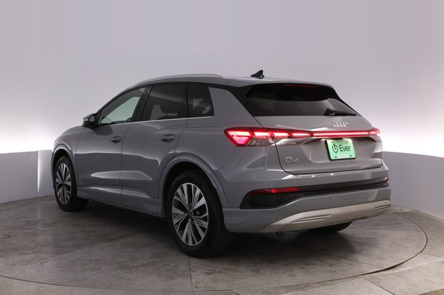 2023 Audi Q4 e-tron — photo 13 of 24