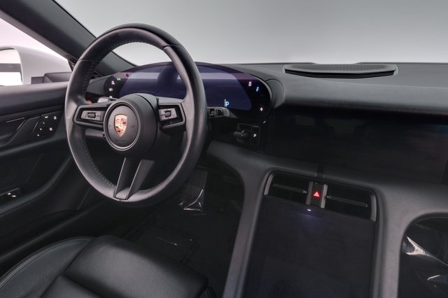 2023 Porsche Taycan — photo 20 of 26
