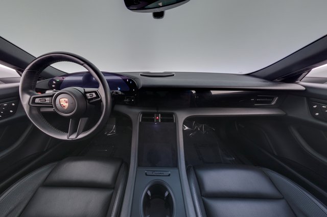 2023 Porsche Taycan — photo 21 of 26