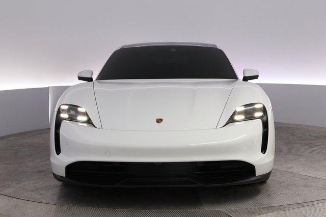 2023 Porsche Taycan — photo 9 of 26