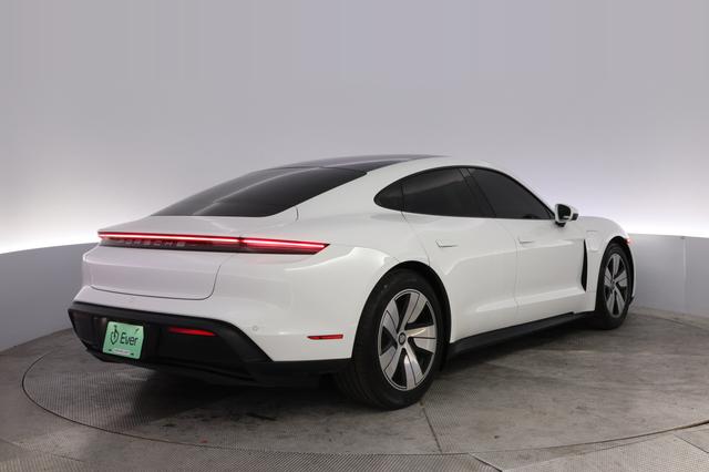 2023 Porsche Taycan — photo 2 of 26