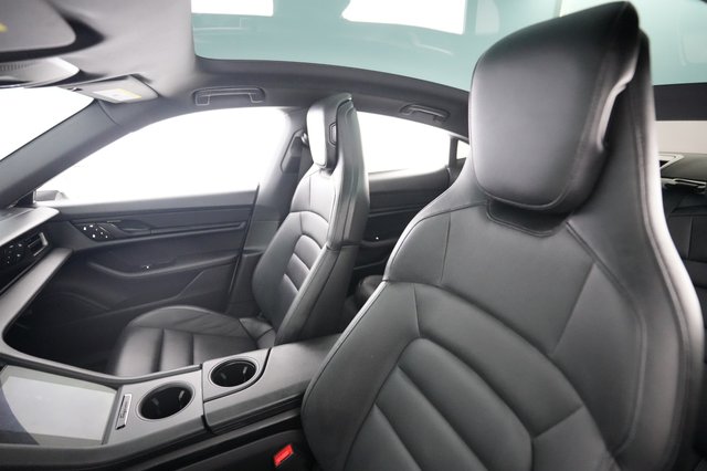 2023 Porsche Taycan — photo 3 of 26