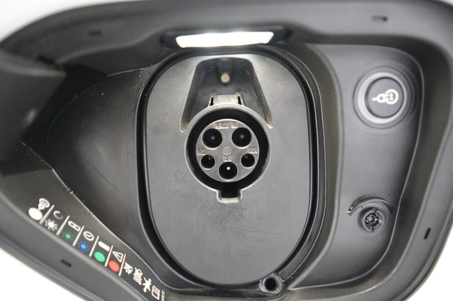 2023 Porsche Taycan — photo 24 of 26