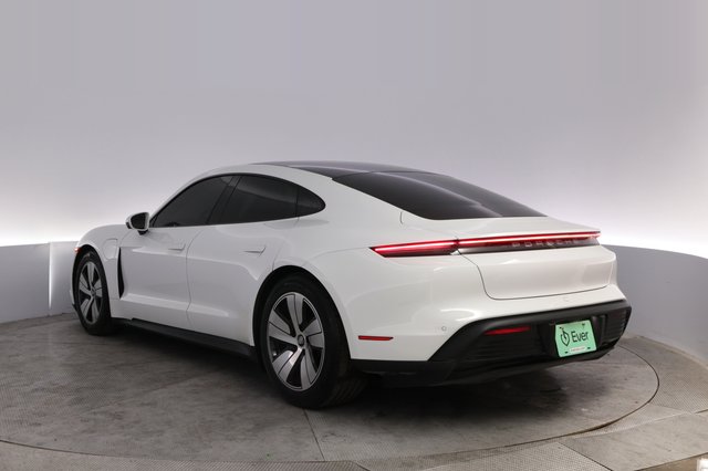 2023 Porsche Taycan — photo 13 of 26