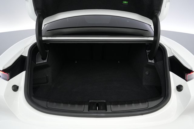 2023 Porsche Taycan — photo 6 of 26