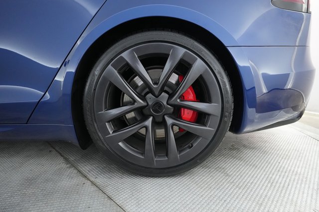2025 Tesla Model S — photo 7 of 24
