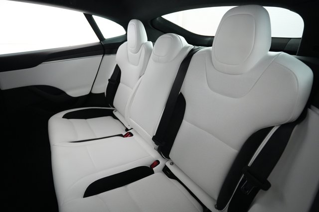 2025 Tesla Model S — photo 19 of 24
