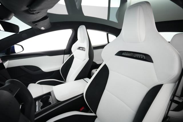 2025 Tesla Model S — photo 3 of 24