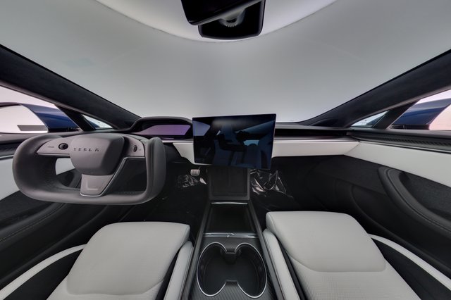 2025 Tesla Model S — photo 21 of 24