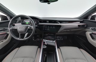 2023 Audi e-tron — photo 18 of 31