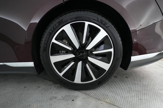 2022 Lucid Air — photo 7 of 23