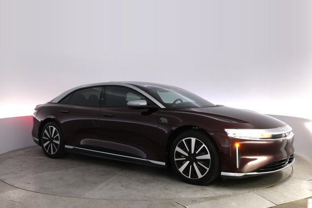 2022 Lucid Air — photo 11 of 23