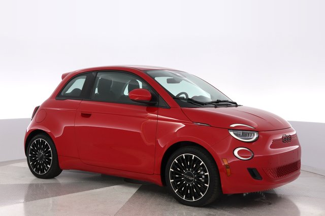2024 Fiat 500e — photo 11 of 25