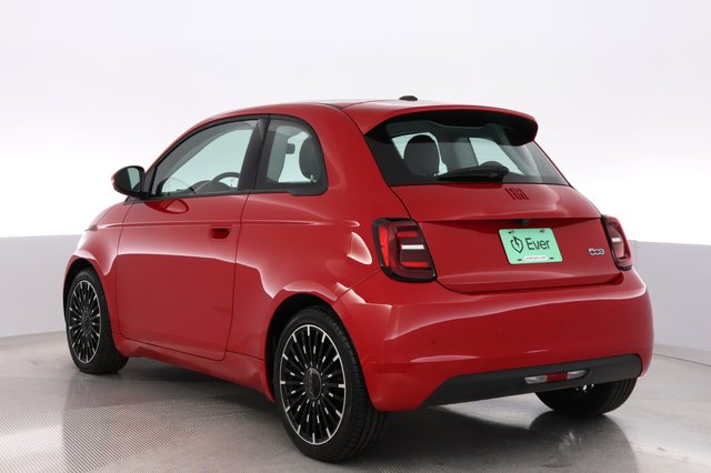 2024 Fiat 500e — photo 13 of 25