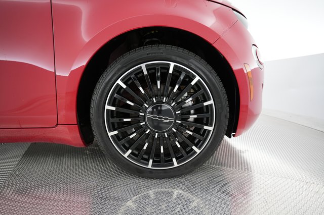 2024 Fiat 500e — photo 15 of 25