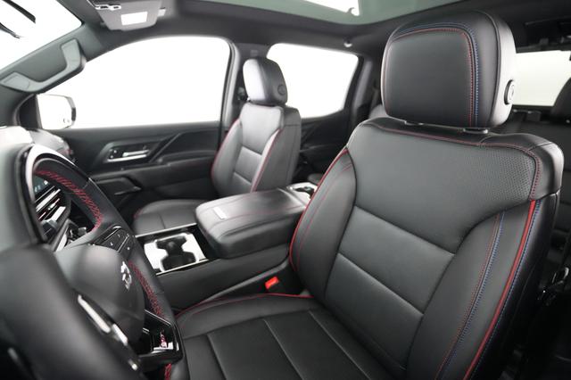2024 Chevrolet Silverado EV — photo 3 of 15