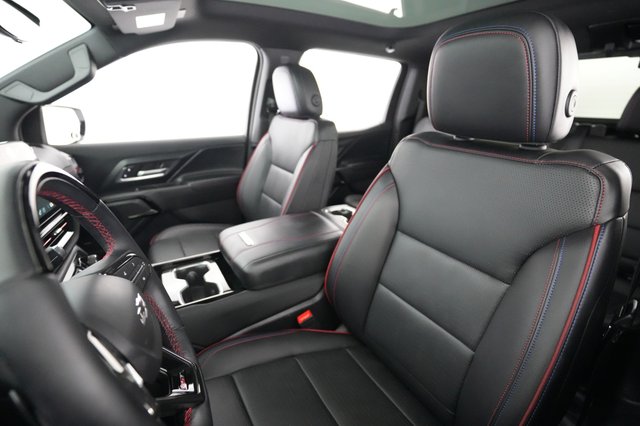 2024 Chevrolet Silverado EV — photo 3 of 15