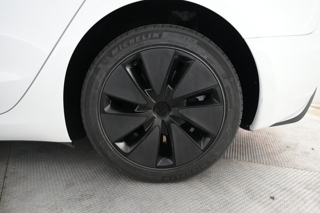2024 Tesla Model 3 — photo 7 of 23