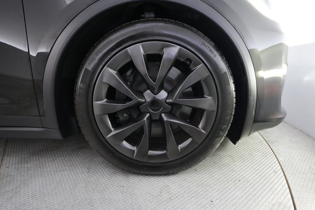 2024 Tesla Model X — photo 16 of 23