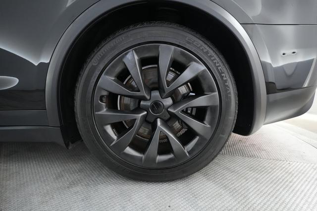 2024 Tesla Model X — photo 7 of 23