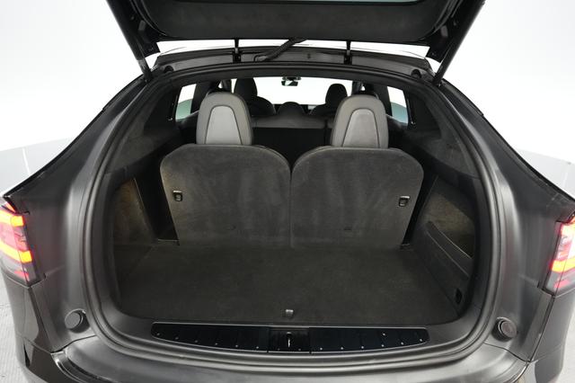 2024 Tesla Model X — photo 6 of 23
