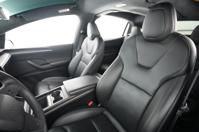 2024 Tesla Model X — photo 3 of 23